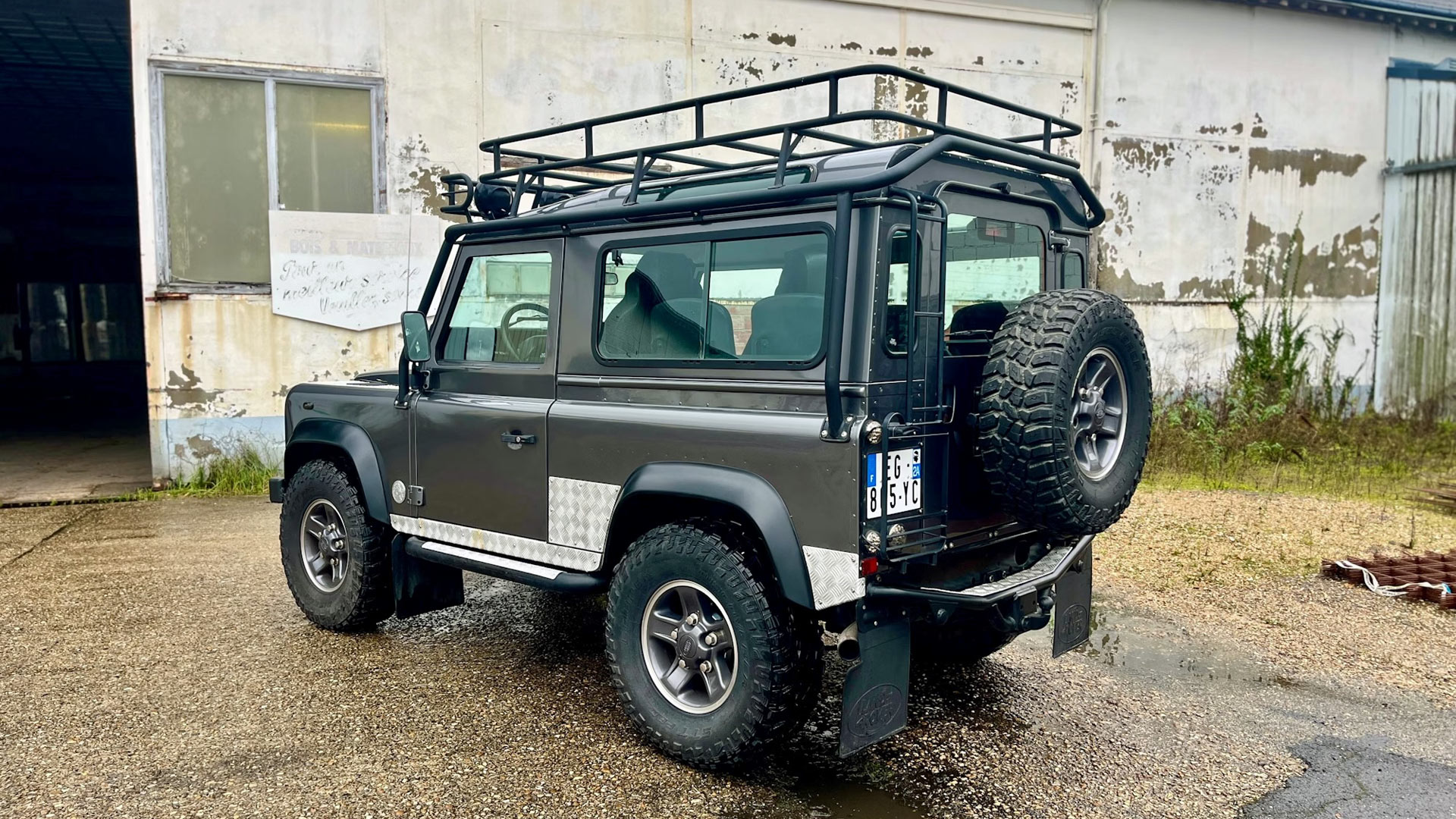 2002 Land Rover Defender 90 Tomb Raider 