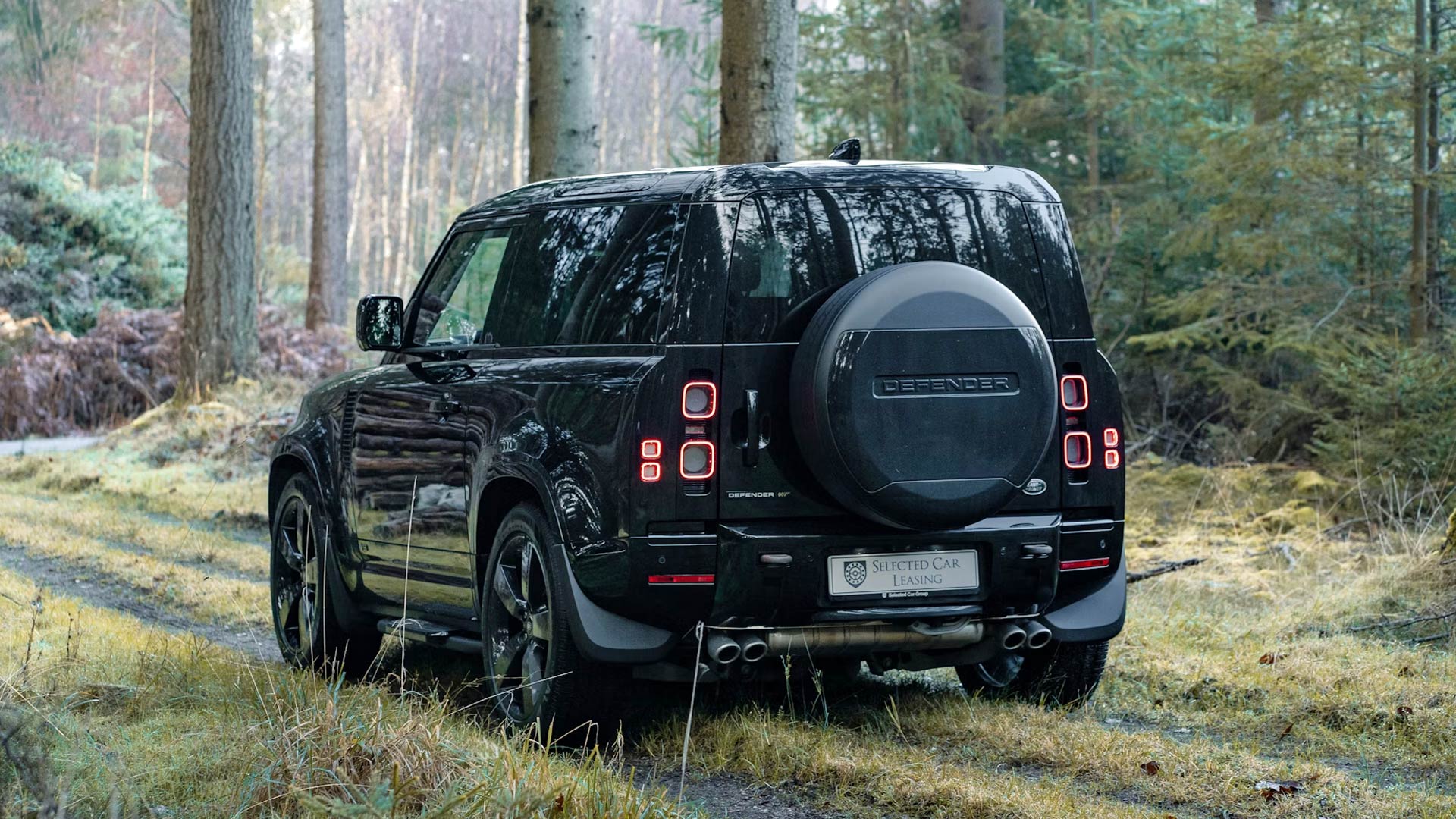 2021 Land Rover Defender 90 V8 Bond Edition 