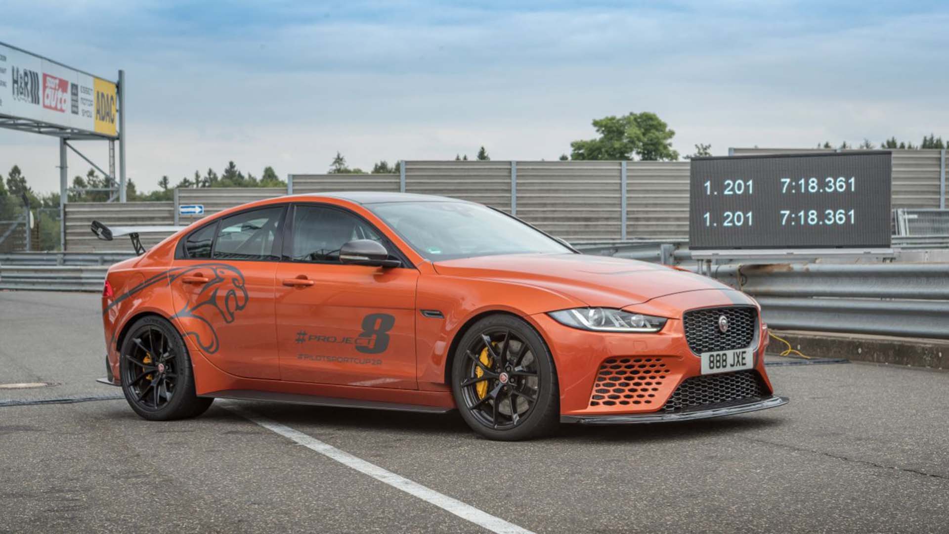 Jaguar XE SV Project 8