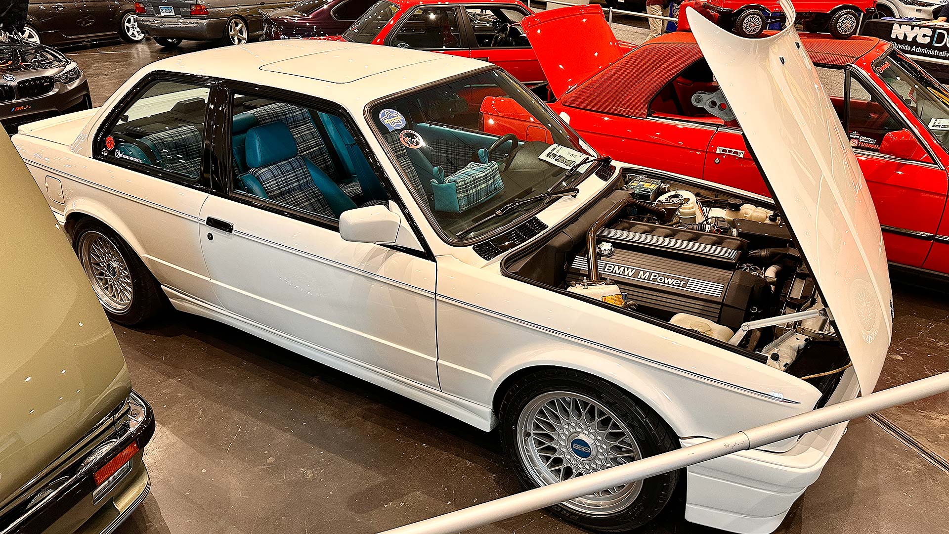 BMW E30 325iS 