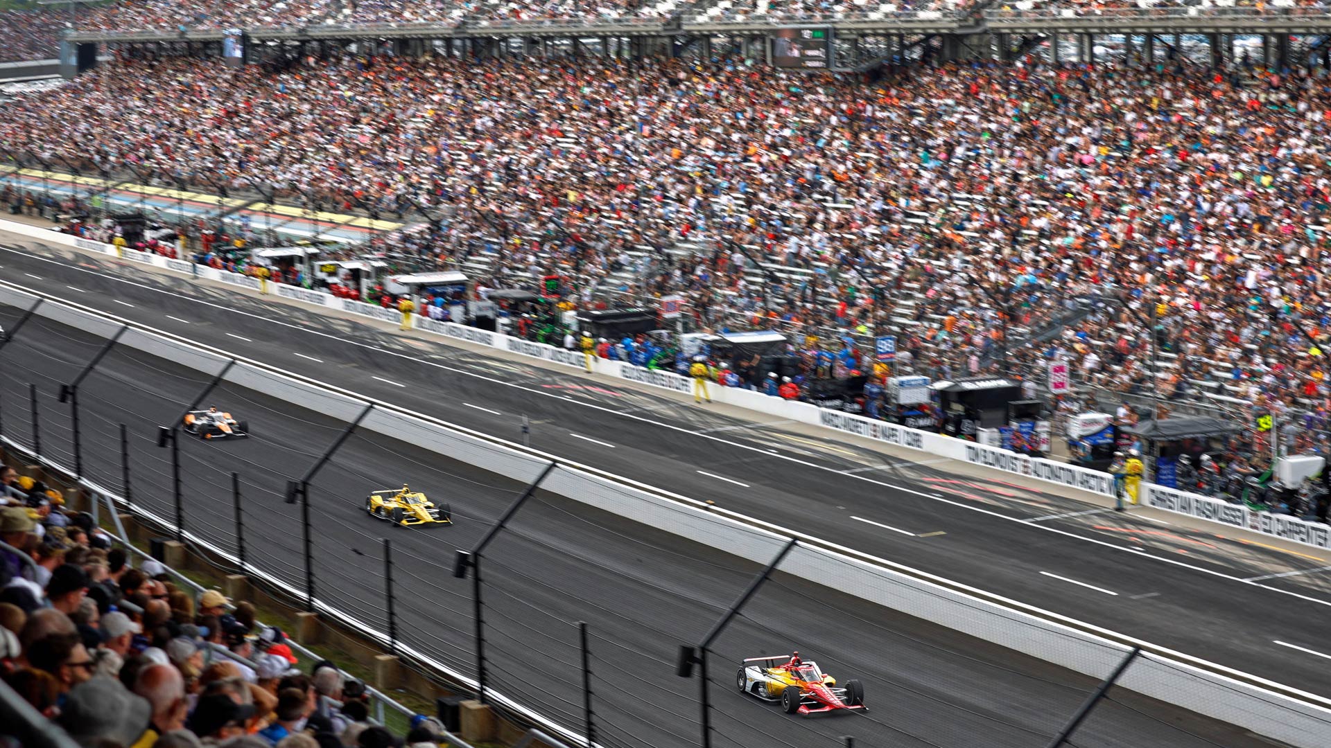 How many fans will be at the 2025 Indy 500?