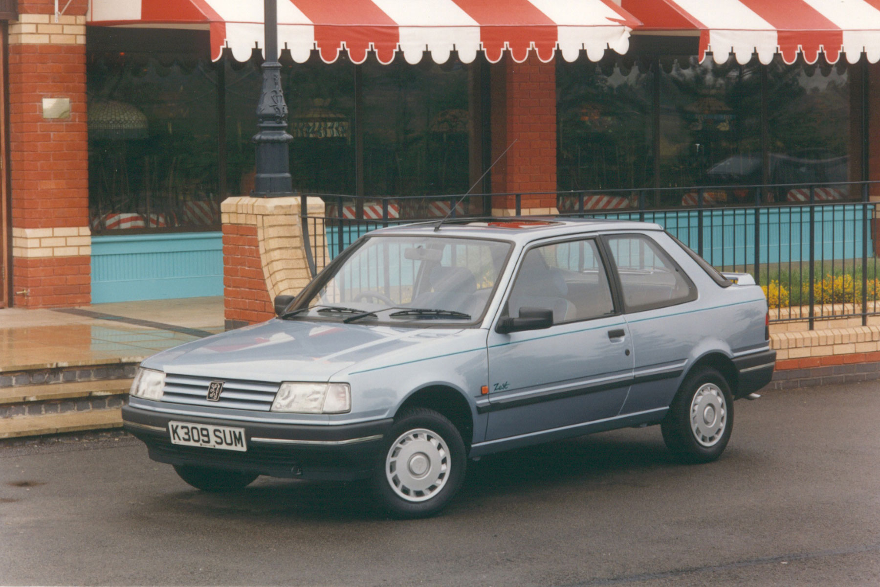 23. Peugeot 309