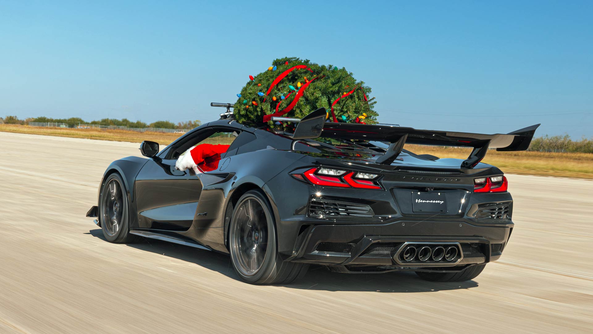 Corvette ZR1 hits 196 mph carrying a Christmas tree