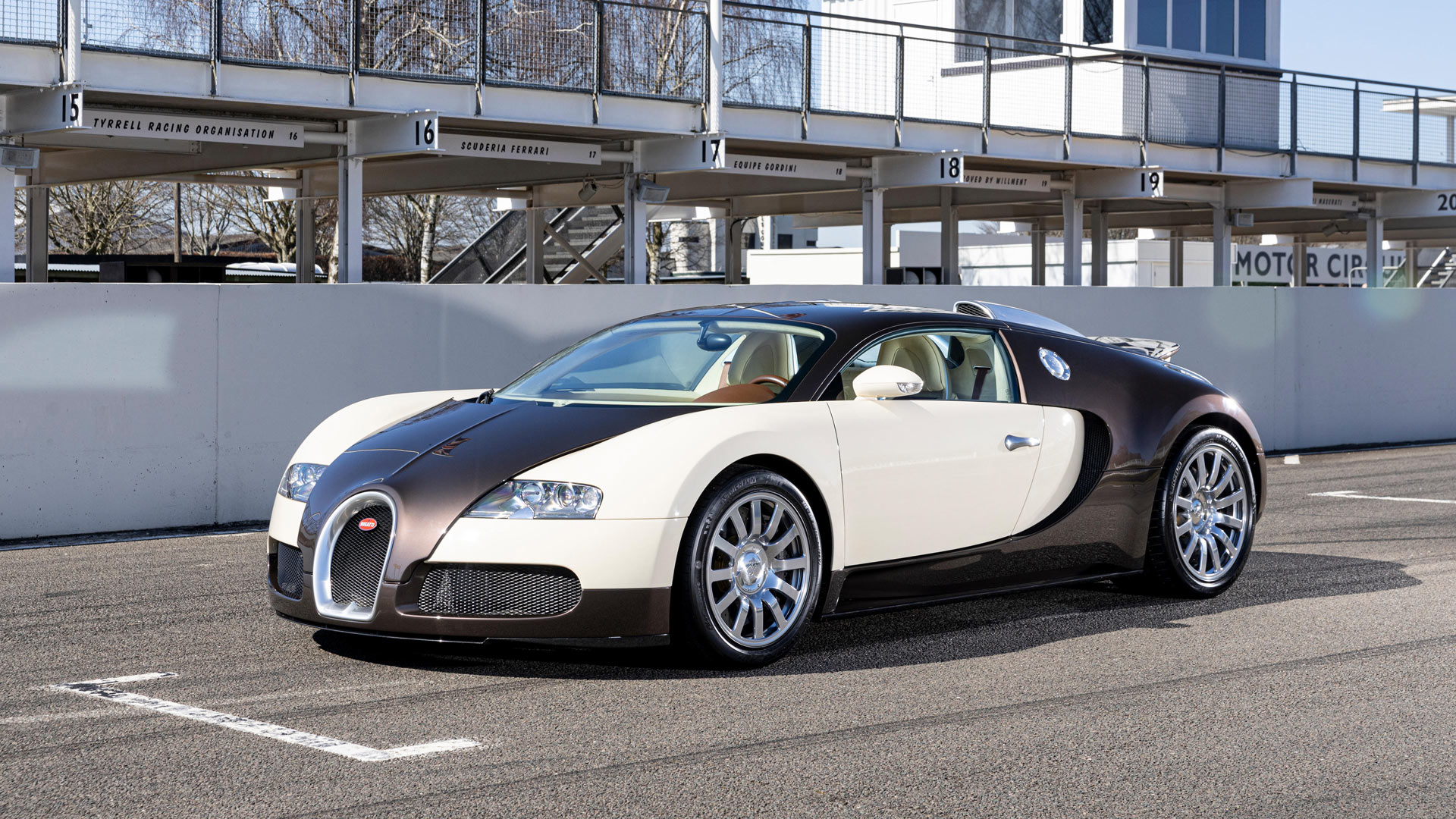 2007 Bugatti Veyron 16.4 – £1,527,000