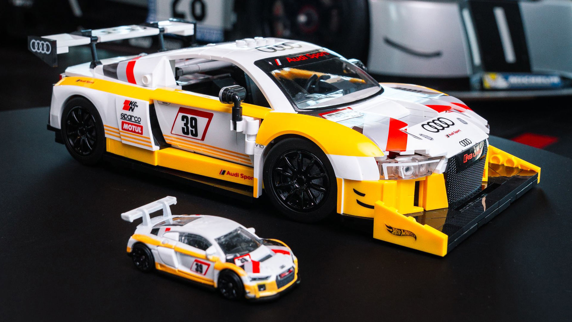 Hot Wheels Brick Shop Audi
