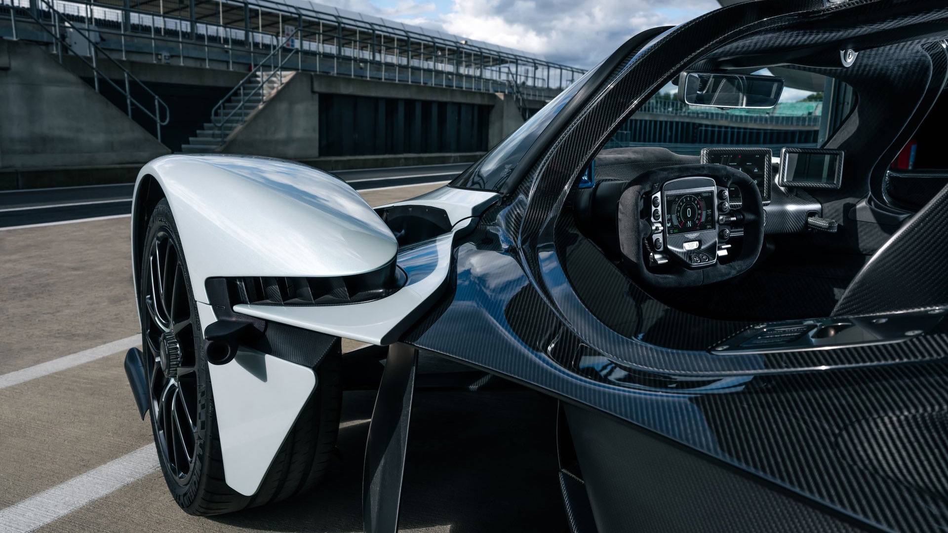 Daniel Ricciardo Aston Martin Valkyrie