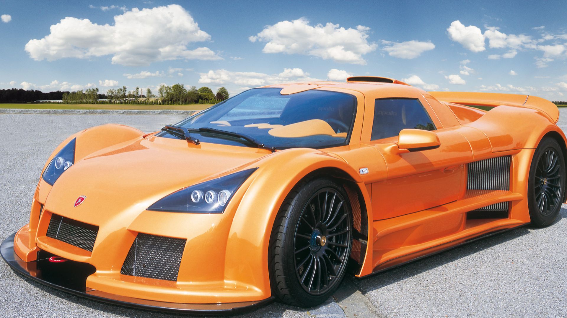 Gumpert Apollo – 225mph