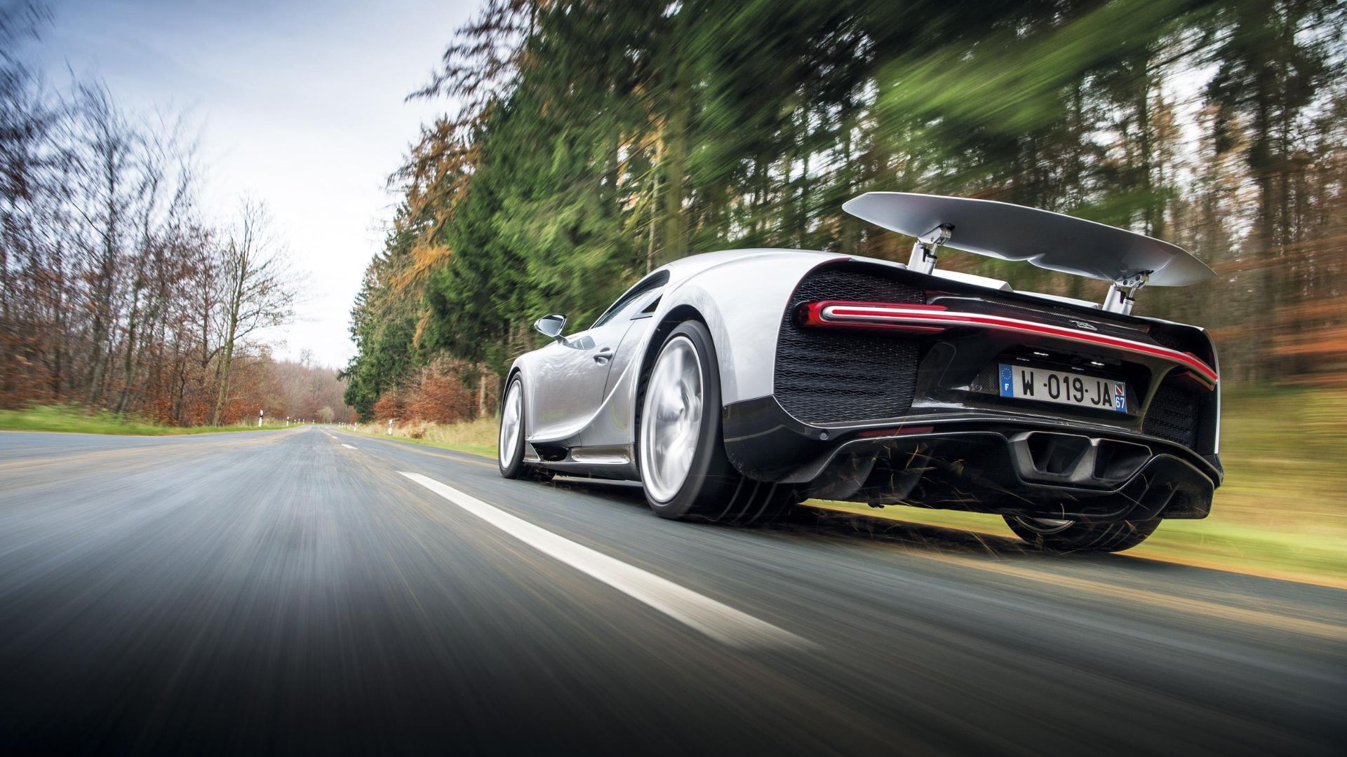2016 Bugatti Chiron – 261mph