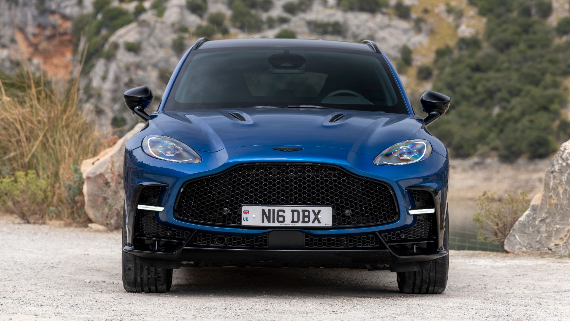 Aston Martin DBX S