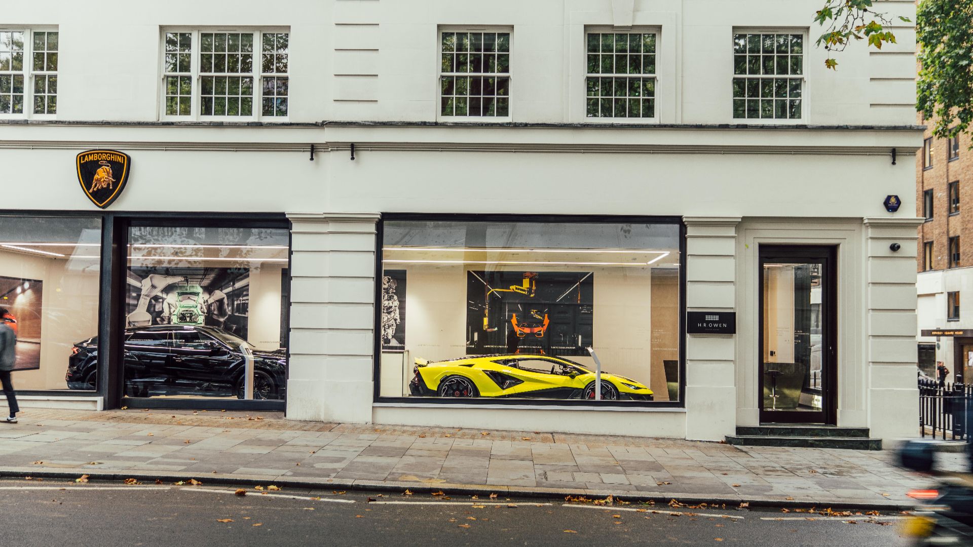 The new flagship Lamborghini Mayfair showroom in Berkeley Square, London, has opened its doors this week.