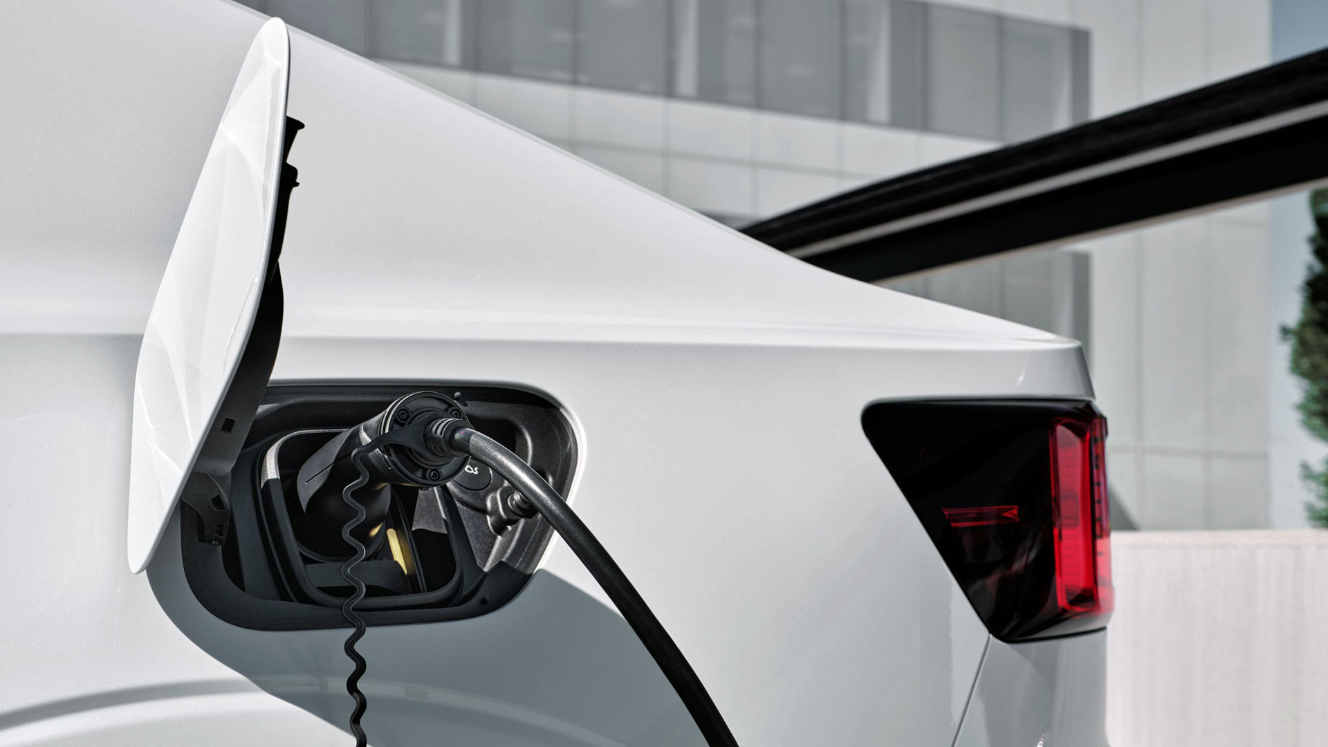 The Hydrohertz Dectravalve could reduce electric car fast charging times by 68 percent, by keeping battery cells cooler