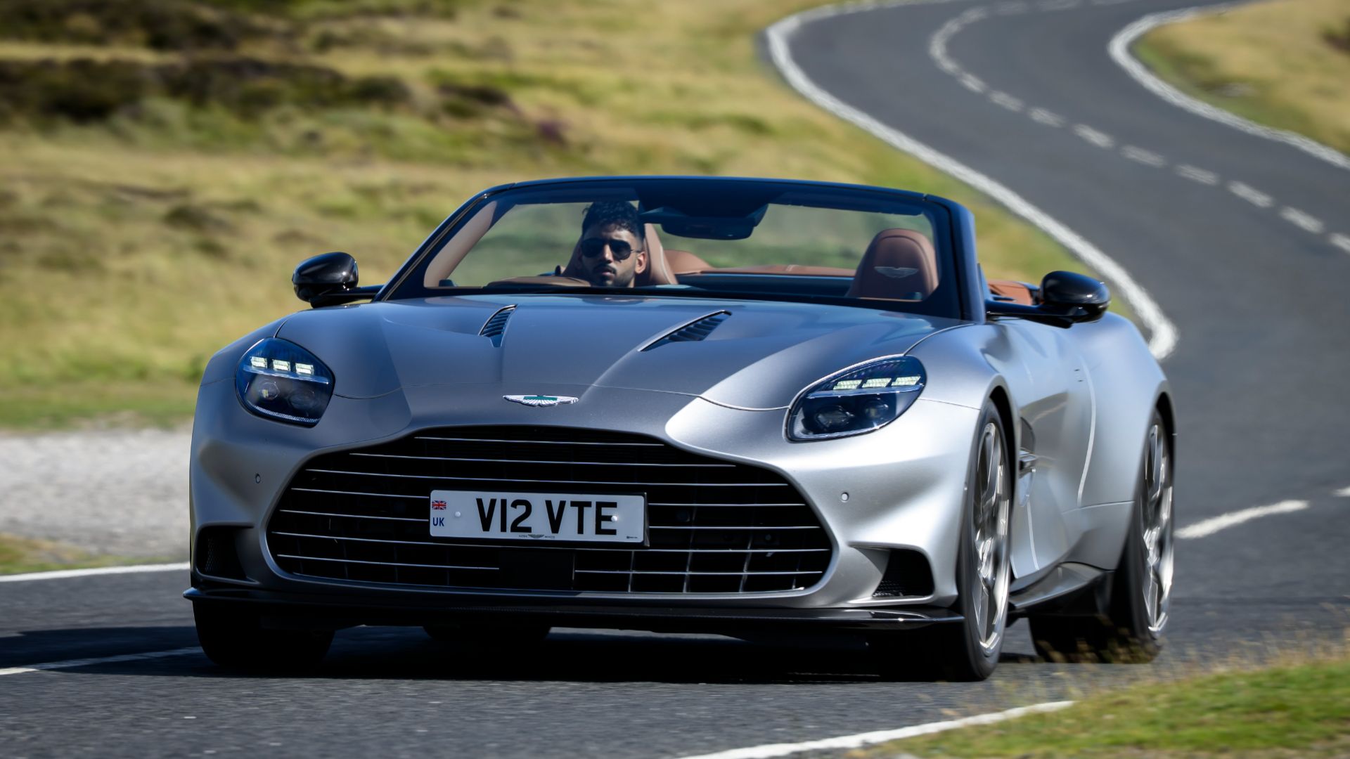 Aston Martin Vanquish Volante