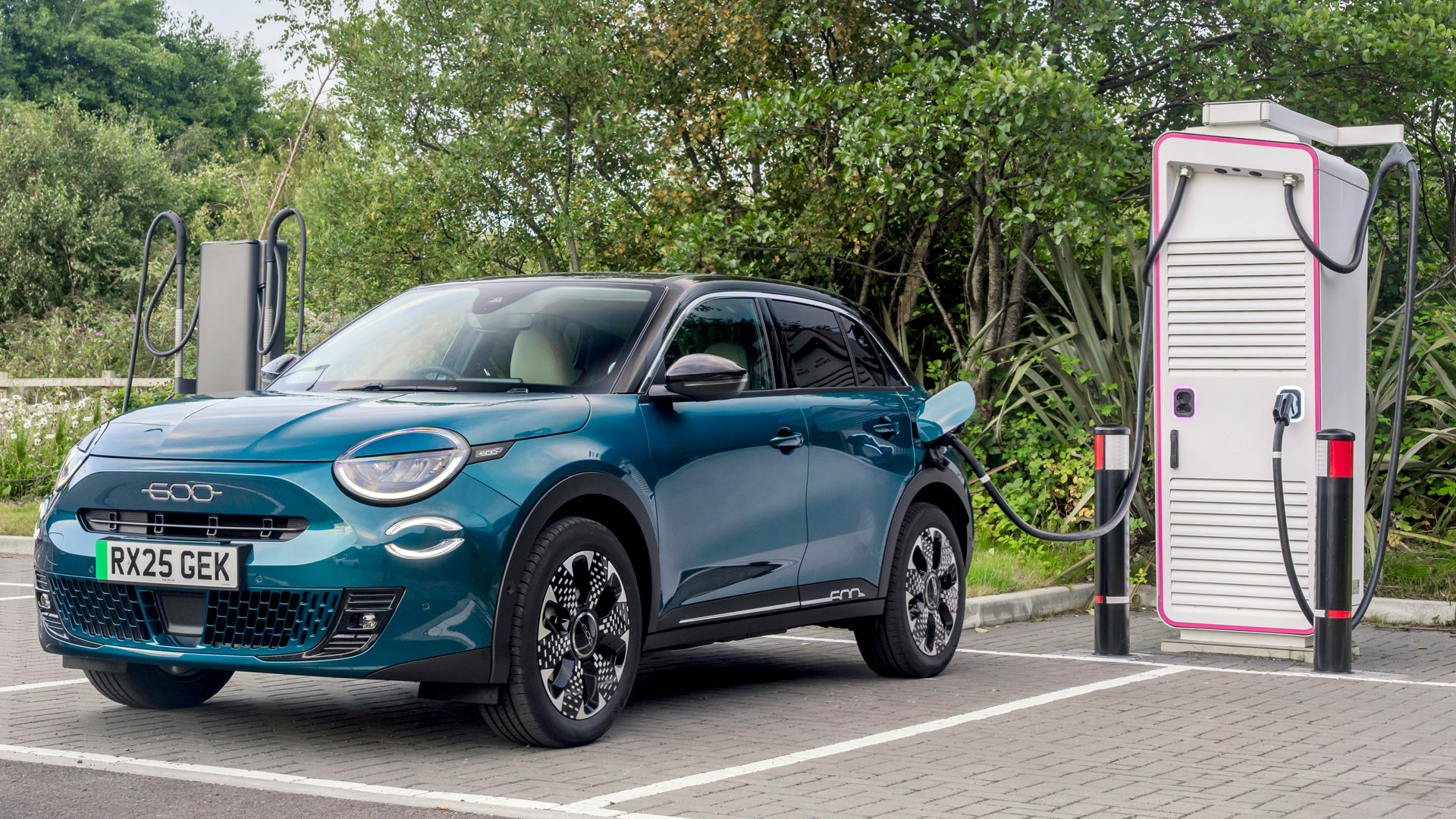 The all-electric Fiat 600e SUV sees a cut of more than £3,000, taking its starting list price to below £30,000