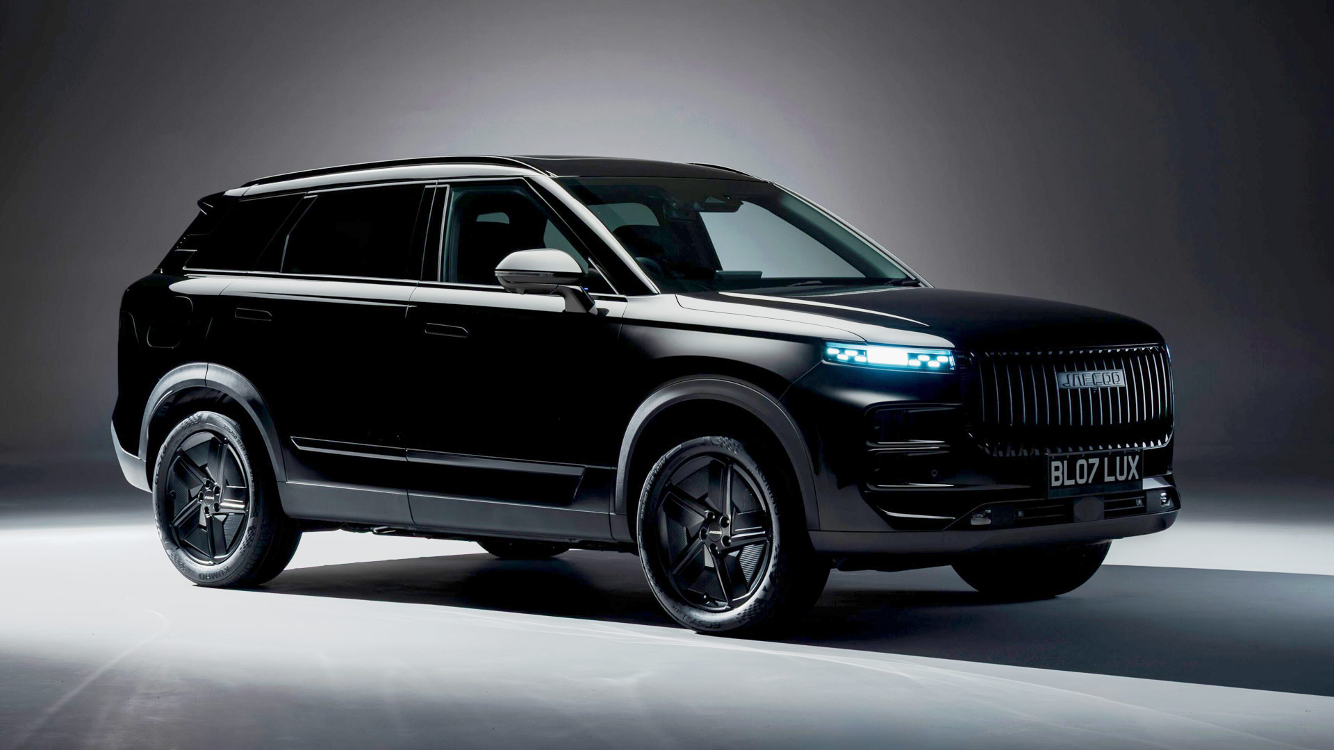 Prices for the Jaecoo 7 Black Luxury SHS-P will begin from £36,500, and includes a seven-year / 100,000-mile warranty