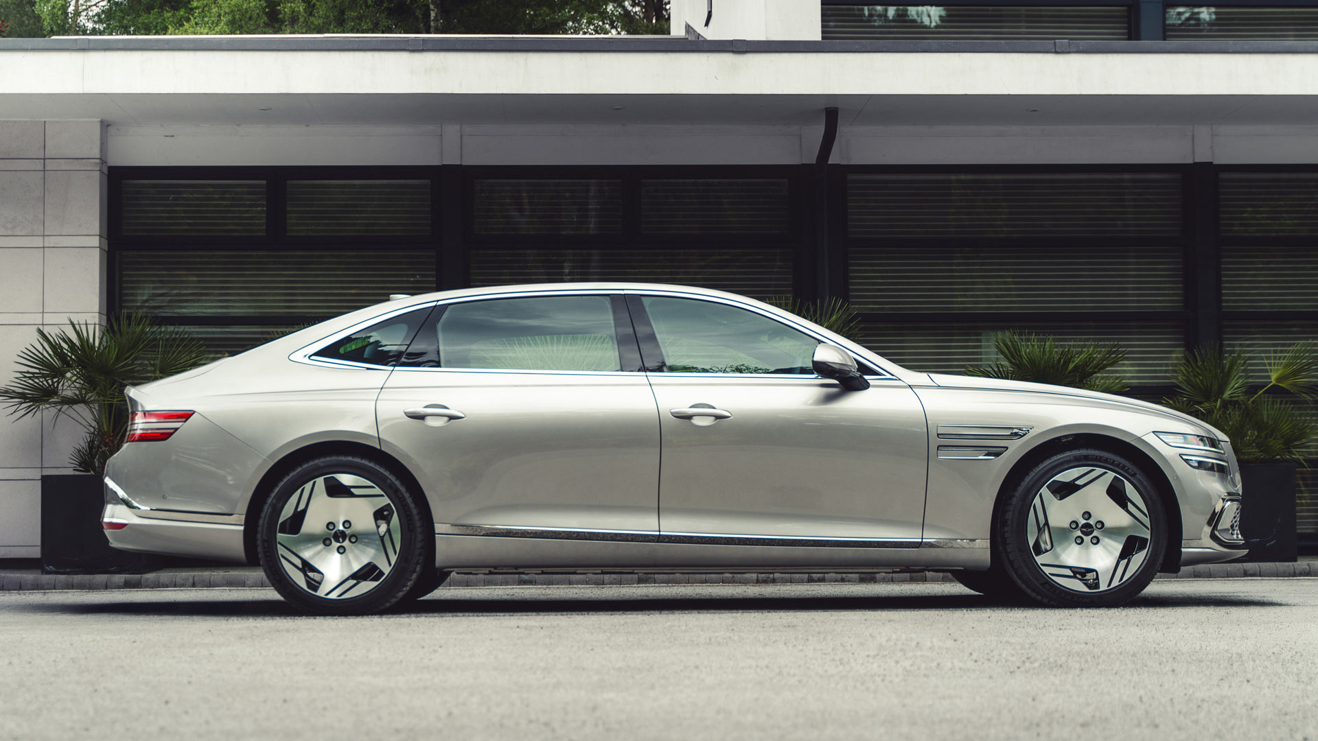 Genesis Electrified G80