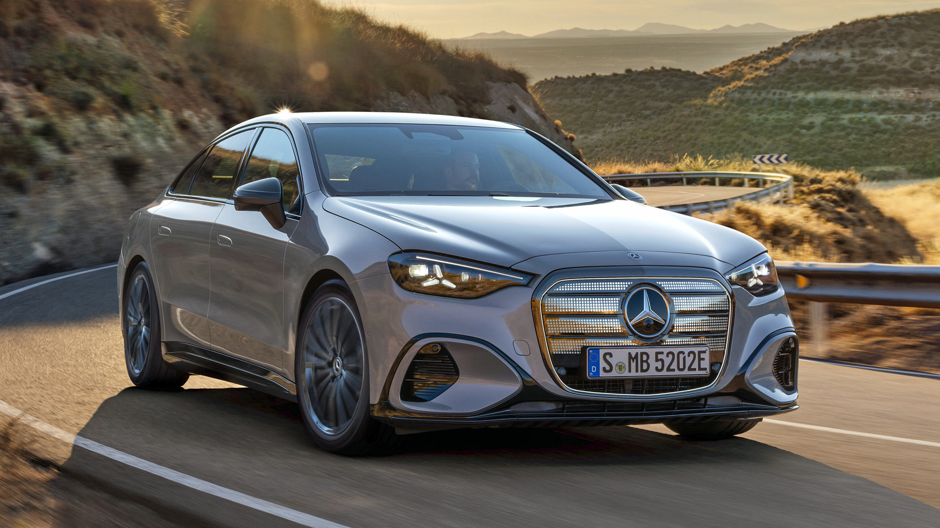 The distinctive front grille of the new Mercedes-Benz C-Class features more than 1,000 individual illuminated LED dots