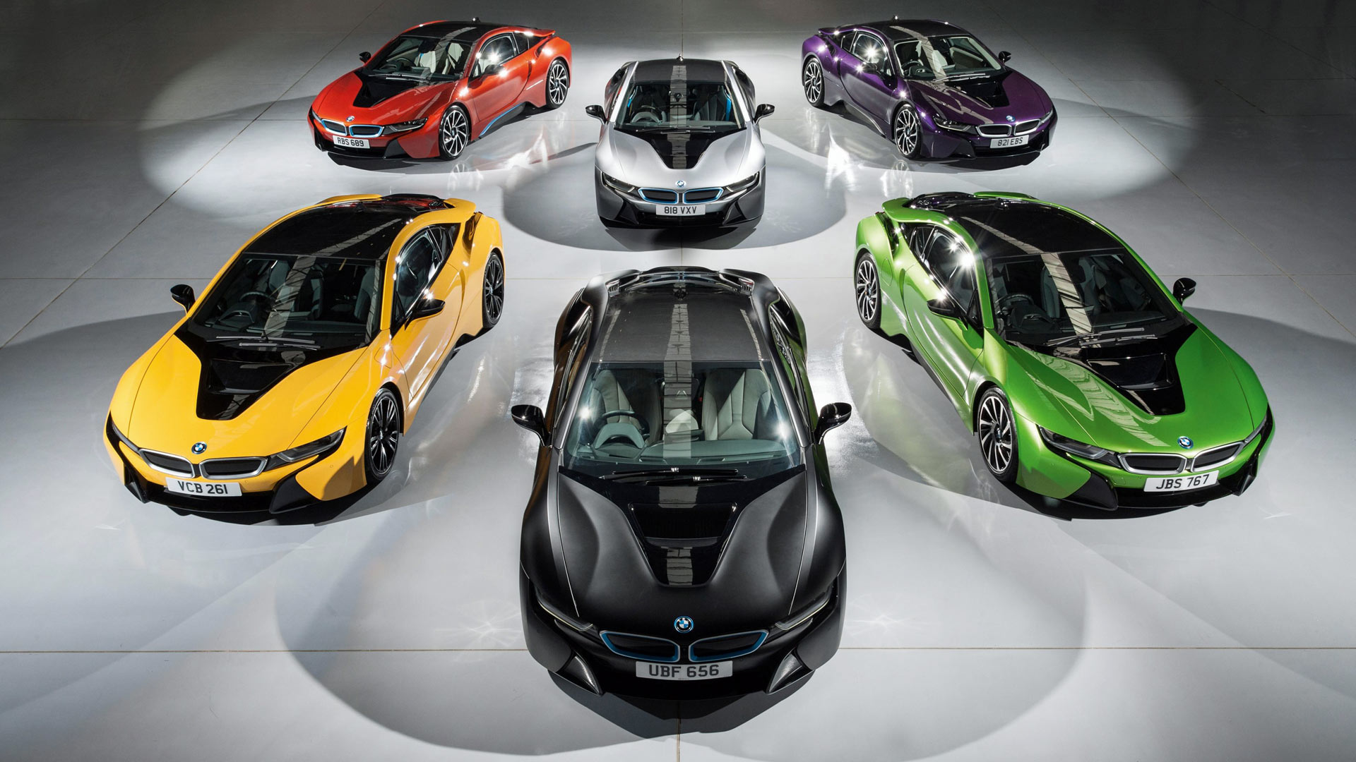 Car manufacturers have increased their range of bespoke colours available, but paint jobs and vinyl wraps remain popular