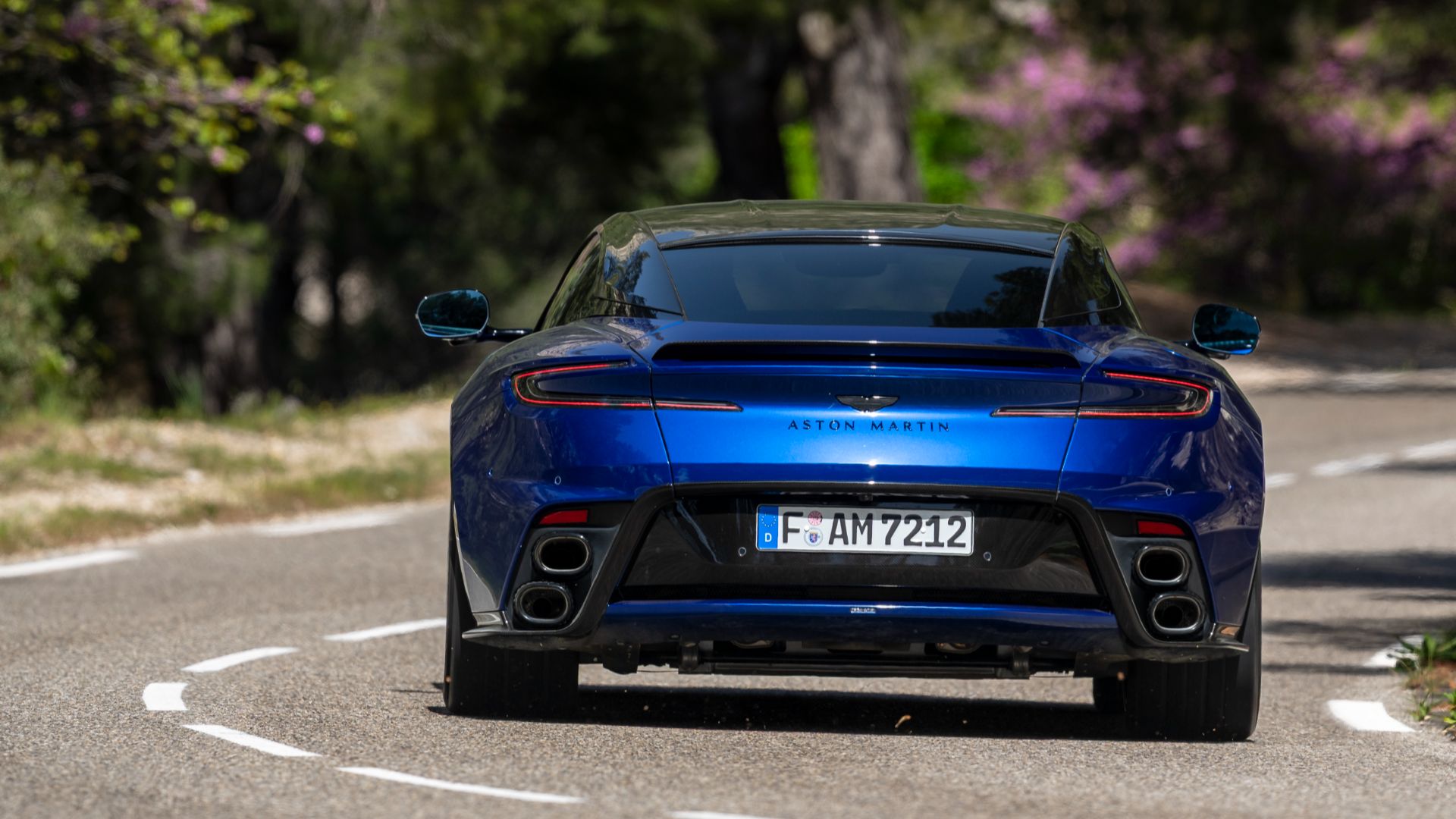 Aston Martin DB12 S