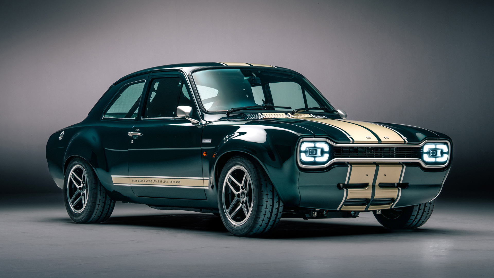 A bespoke 2.1-litre naturally aspirated four-cylinder engine endows the Mk1 RS with 330hp, and revs to an awesome 10,000rpm