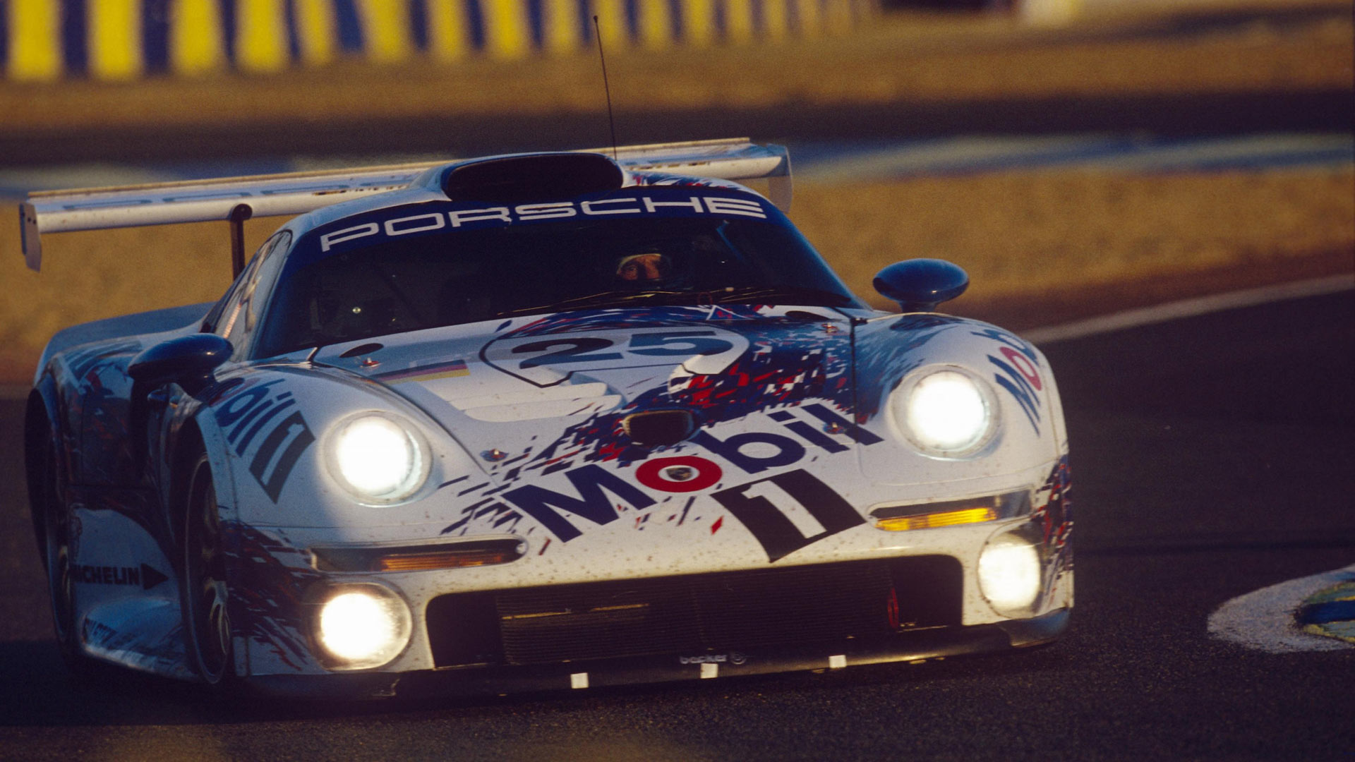 Mobil 1 – Porsche 911 GT1
