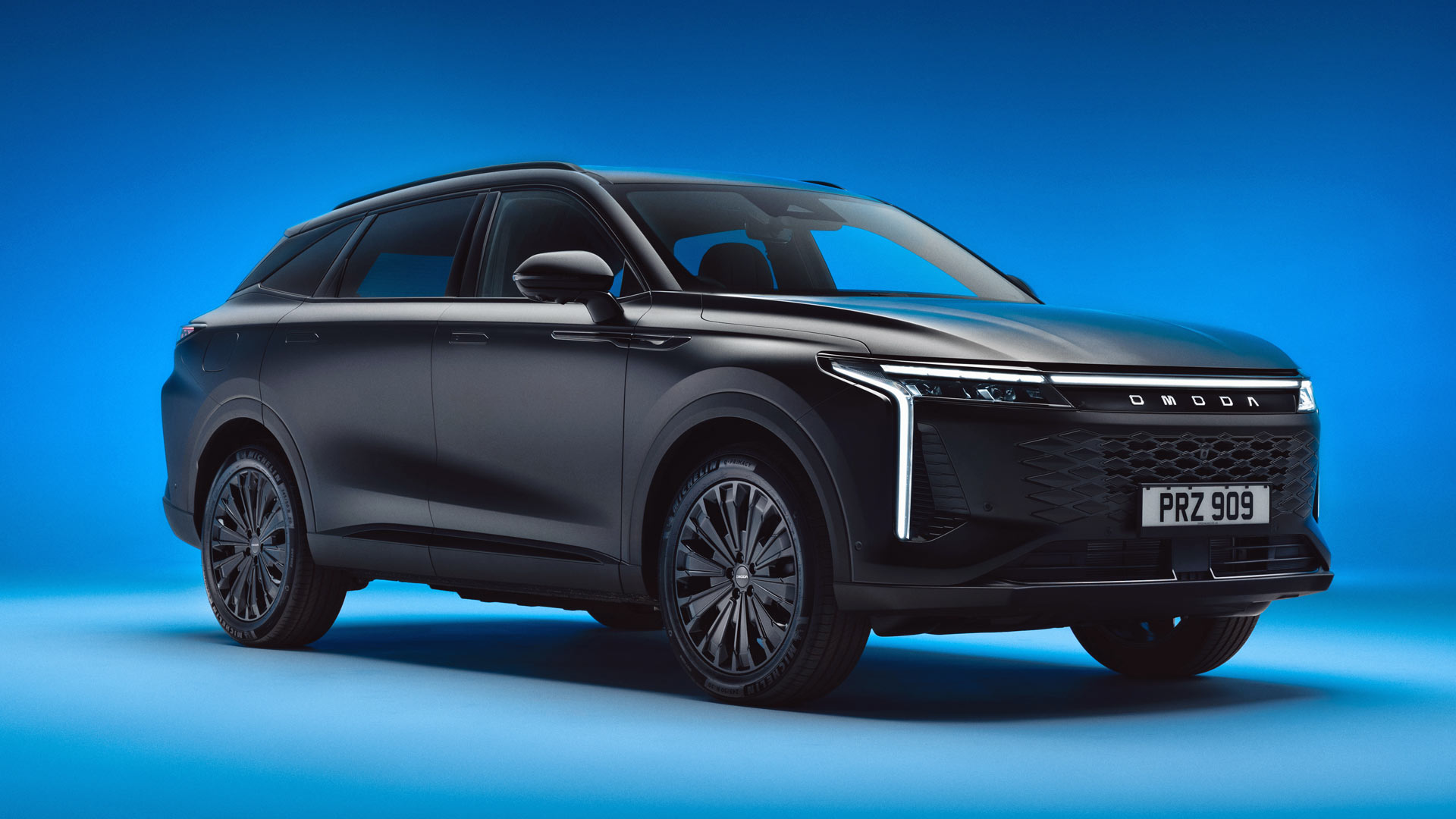 Updated Omoda 9 hybrid SUV gets an all-black makeover