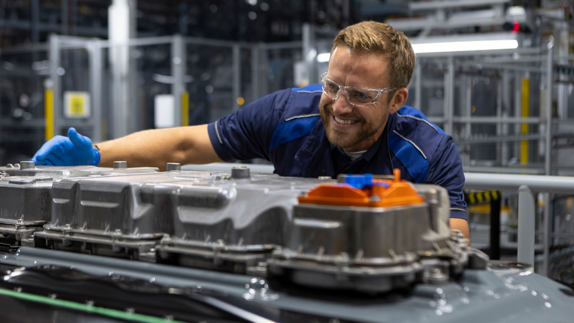 More than 300 employees and 250 robots will work at BMW Plant Woodruff, with series production set for December