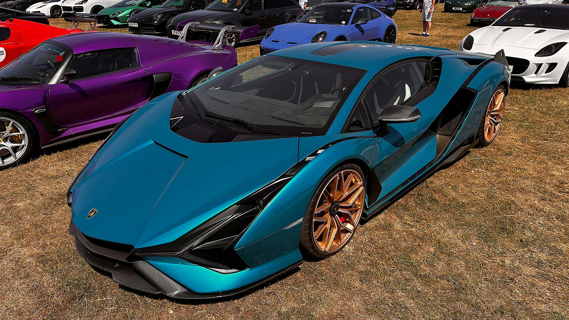 Lamborghini Revuelto