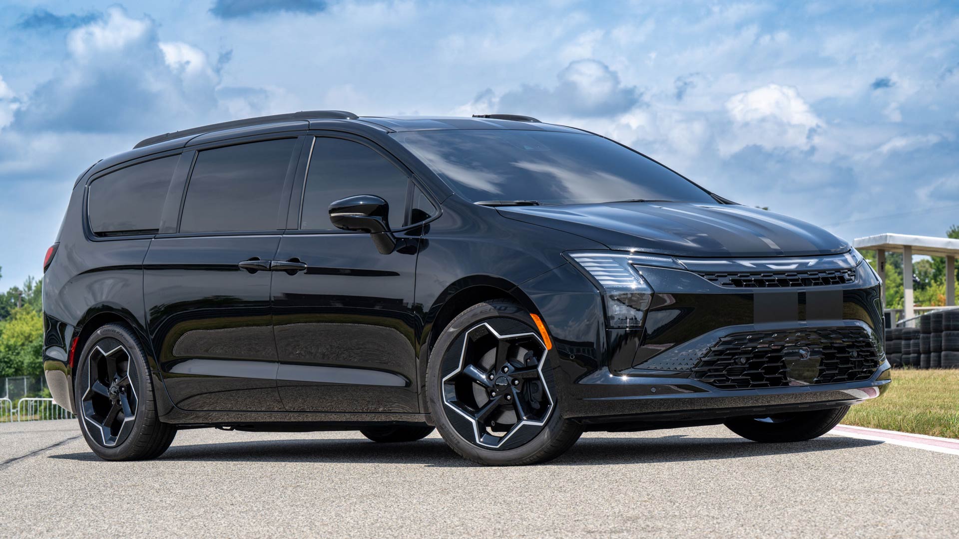 Chrysler Pacifica Custom Minivans