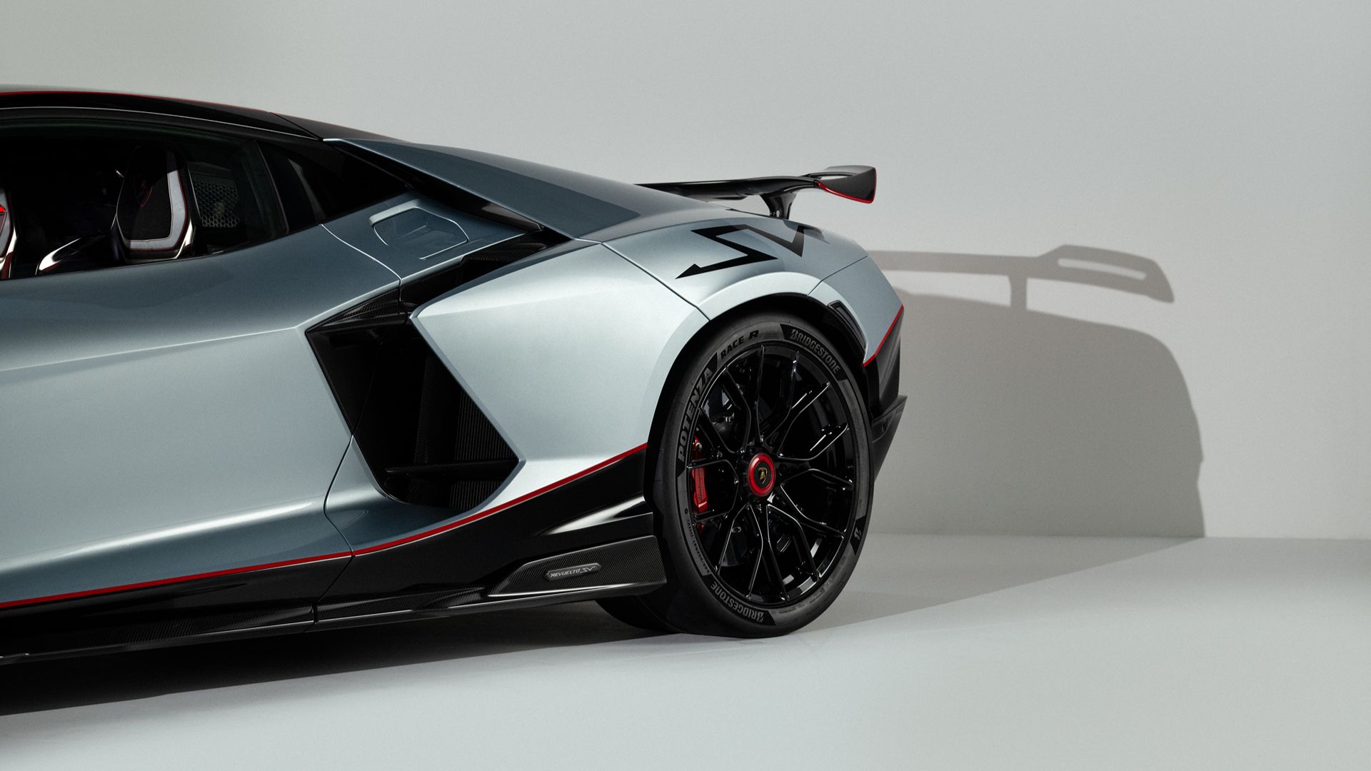 Lamborghini Revuelto SV