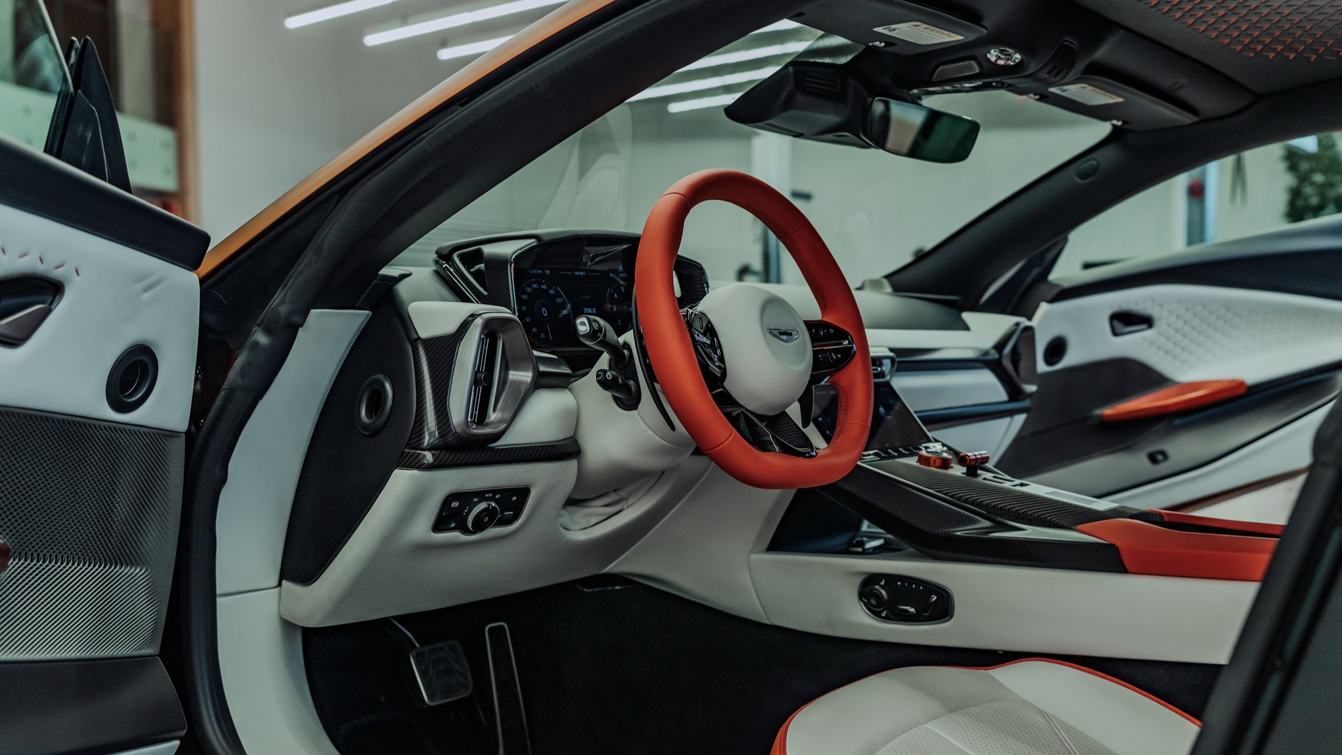 Aston Martin Valen