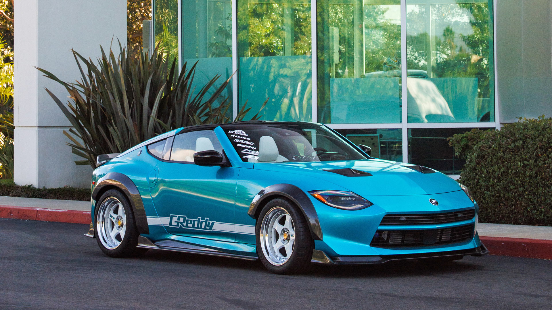 The Nissan Z Kaze honors classic models by the Japanese marque, in particular taking inspiration from the Z32 300ZX