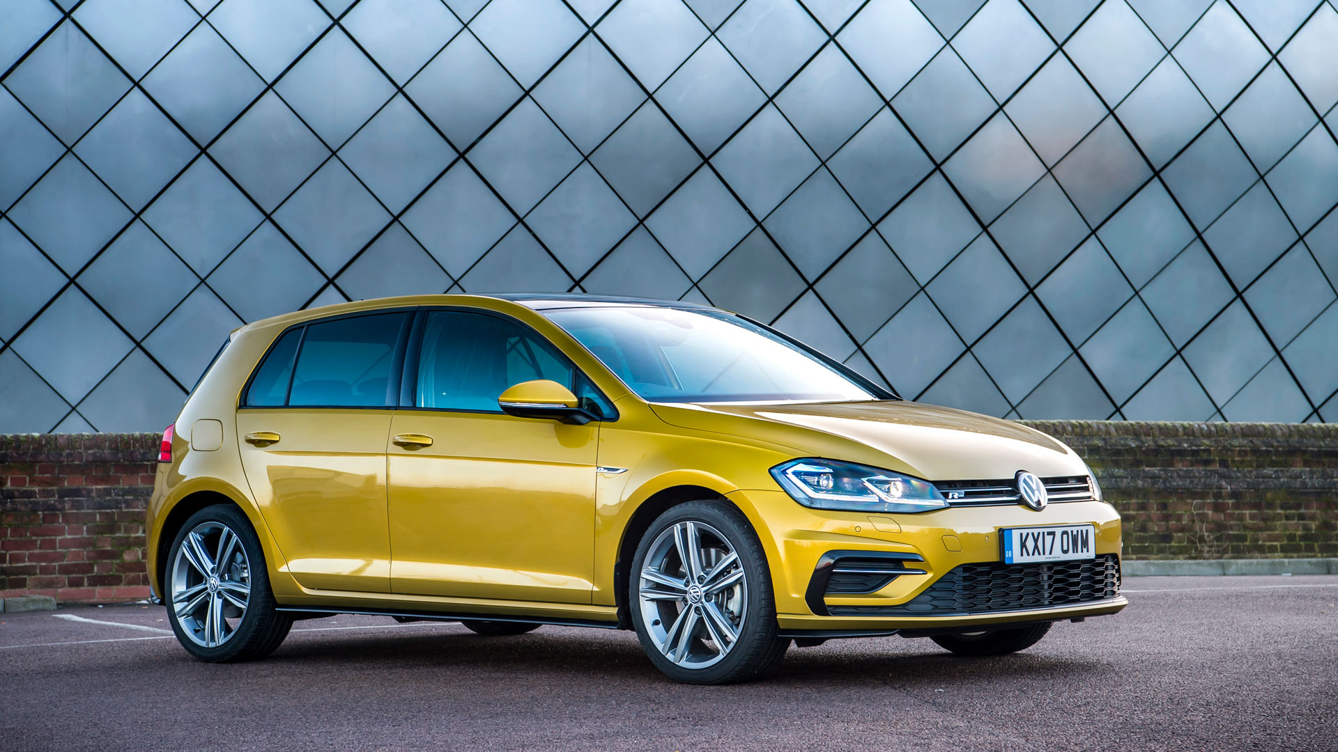 A survey of 1,000 British drivers aged over 27 established the top-ten used cars, marking the 10th anniversary of CarGurus