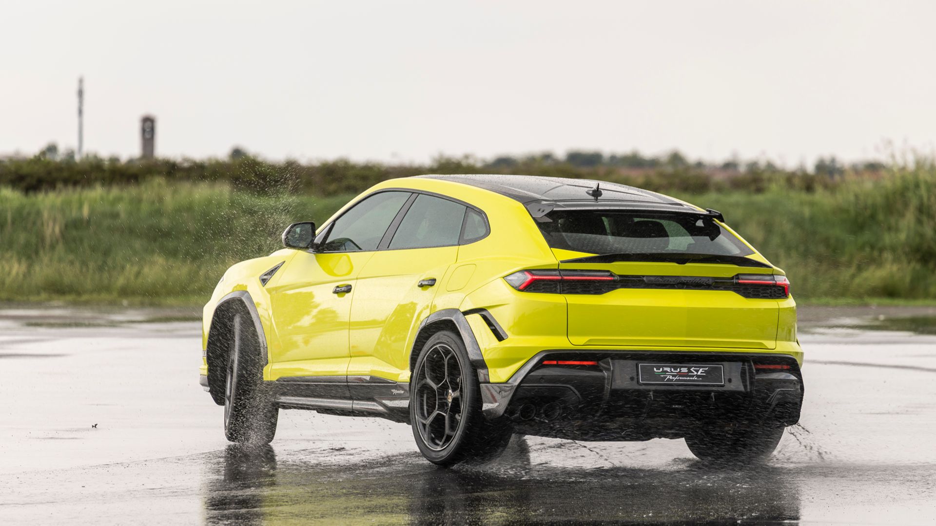 Lamborghini Urus SE Performante